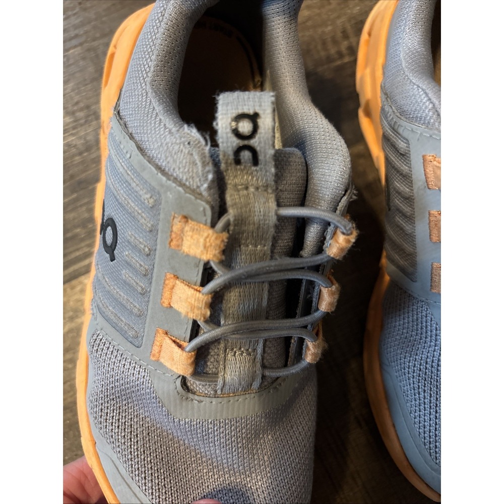 ON On Cloud Cloudswift Boys Shoes 13 Gray Orange Athletic - Picture 8 of 9
